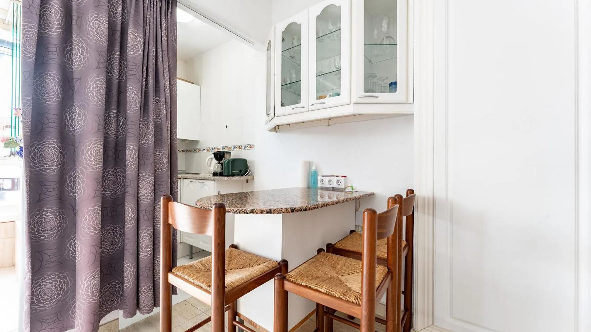 Marina View, Sunny One Bedroom Pyr Fuengirola