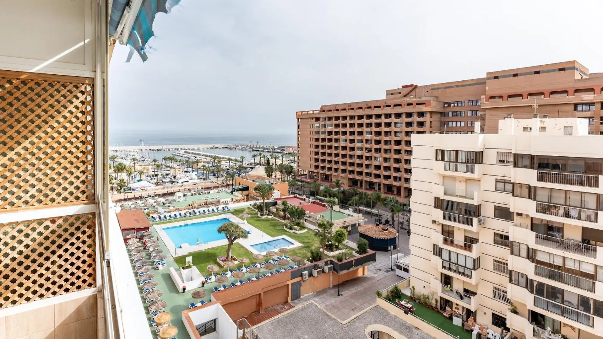Aparthotel Marina View, Sunny One Bedroom Pyr Fuengirola