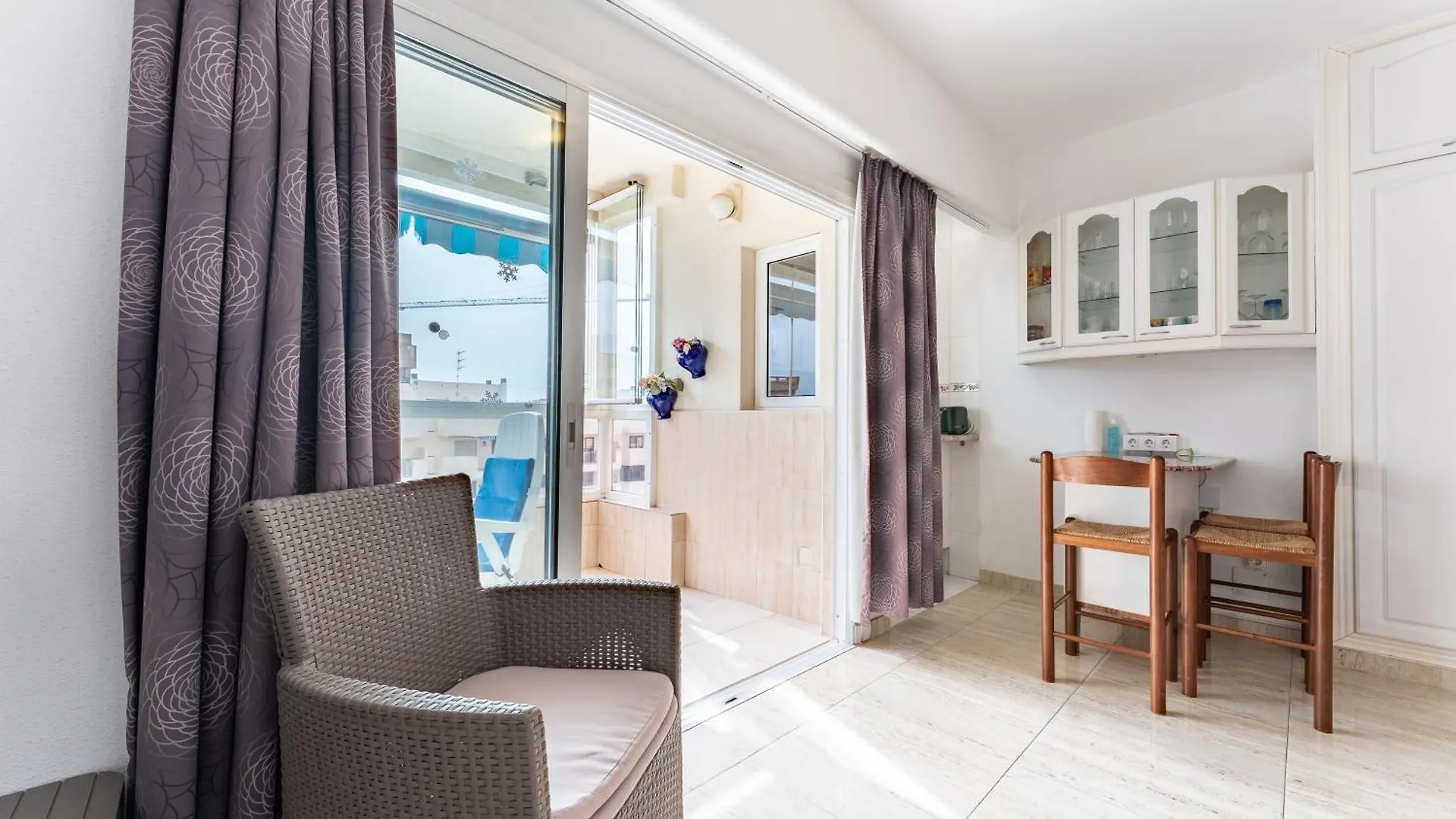 Marina View, Sunny One Bedroom Pyr Fuengirola
