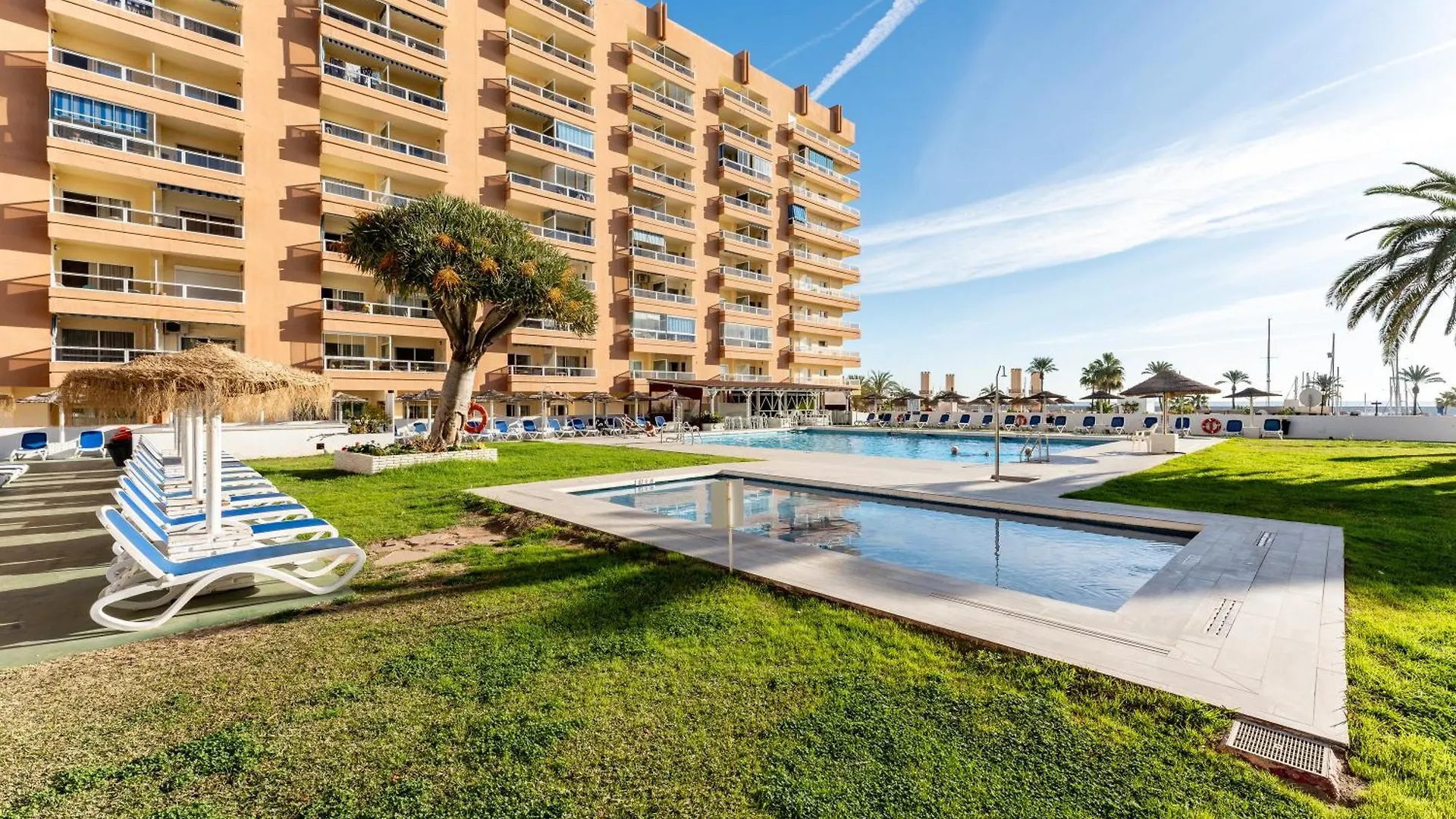 Aparthotel Marina View, Sunny One Bedroom Pyr Fuengirola