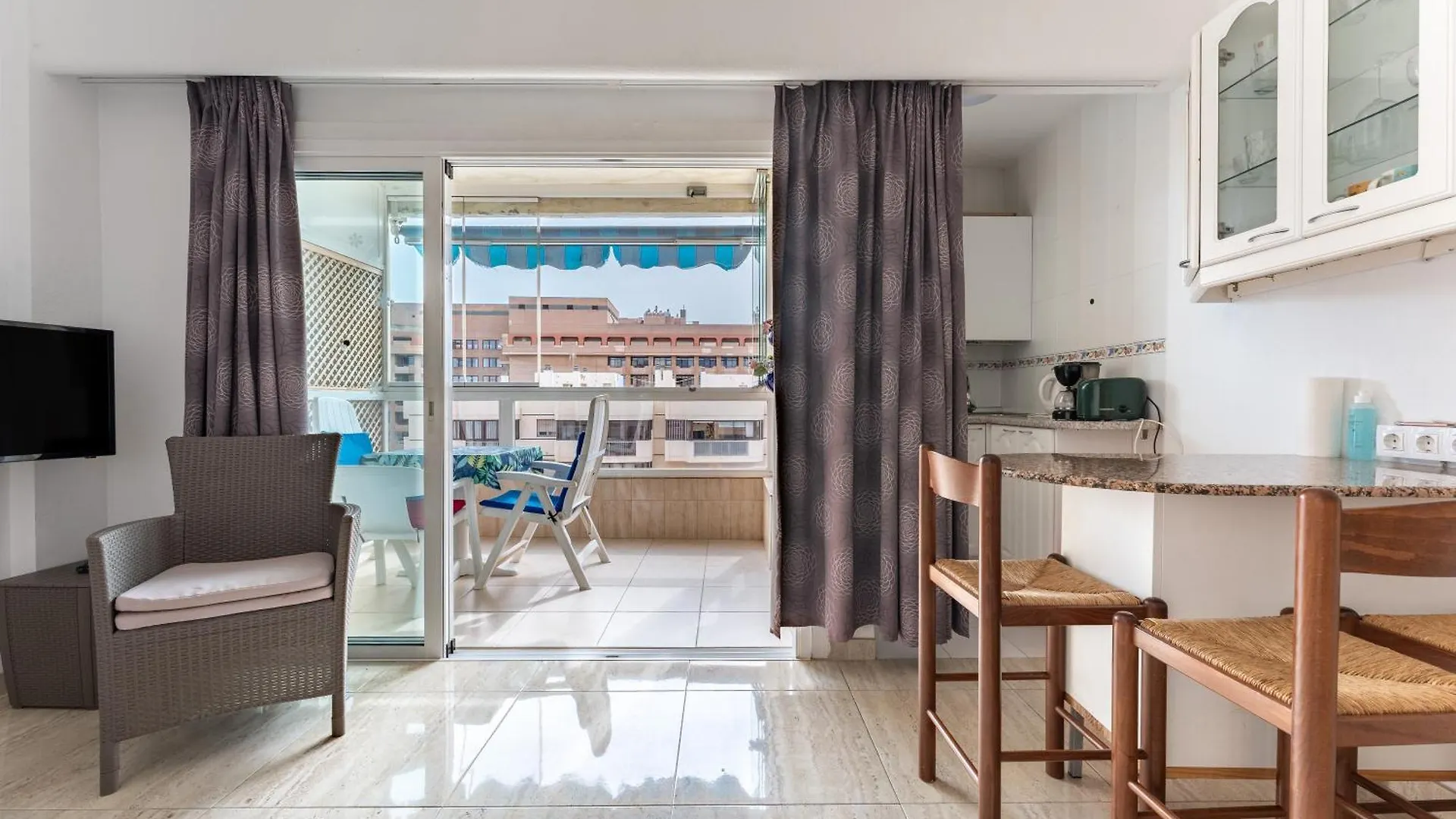 Marina View, Sunny One Bedroom Pyr Fuengirola Aparthotel