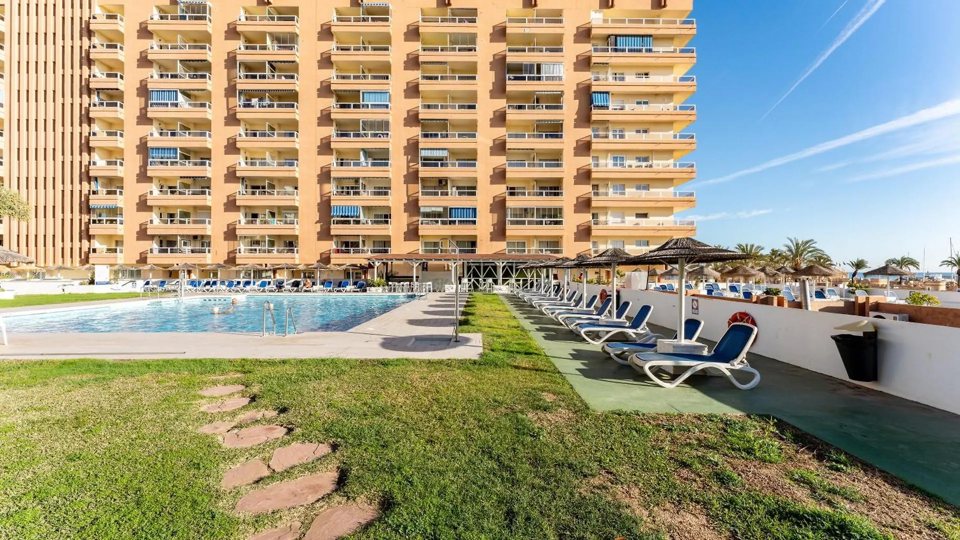 Marina View, Sunny One Bedroom Pyr Fuengirola Spain